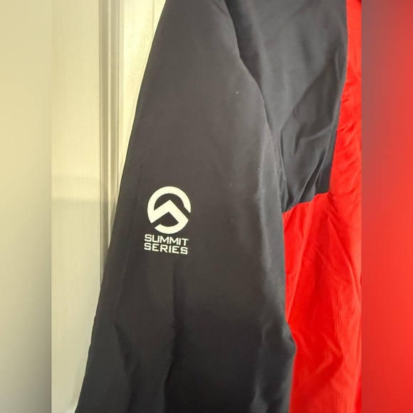 NorthFace Women’s Red & Black Summit Series L3 Bentrix 2.0 Zip Up Jacket - Picture 6 of 10